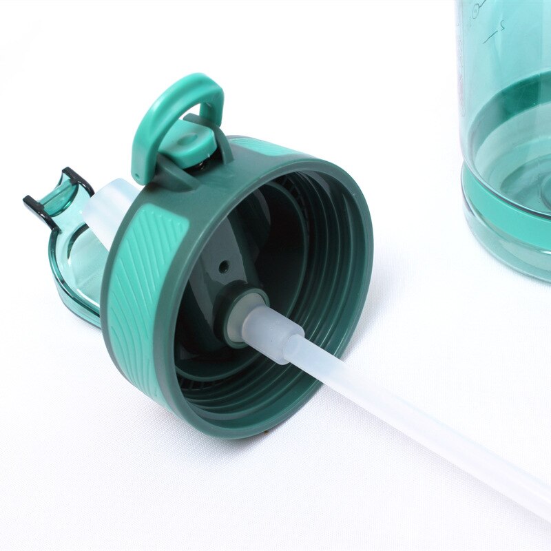 Botella de agua deportiva con bombilla
